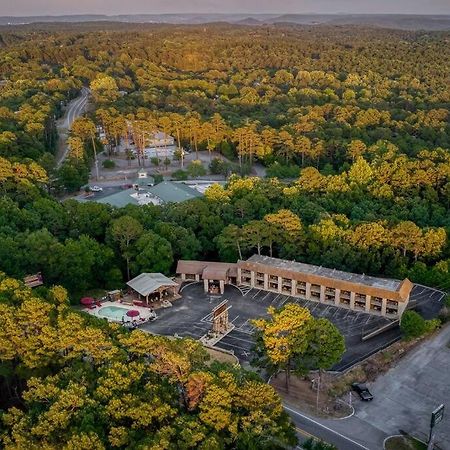 Stonegate Lodge King Bed Wifi Roku Tv Salt Water Pool Room #203 Eureka Springs Exterior photo