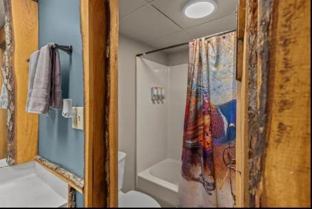 Stonegate Lodge King Bed Wifi Roku Tv Salt Water Pool Room #203 Eureka Springs Exterior photo